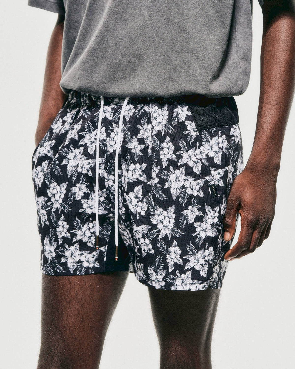 ウォーキング・ランニングウェア charbon running NYLON CARGO SHORTS Newline WOMEN CORE RUNNING SHORTS - BLACK | newlinesport.com