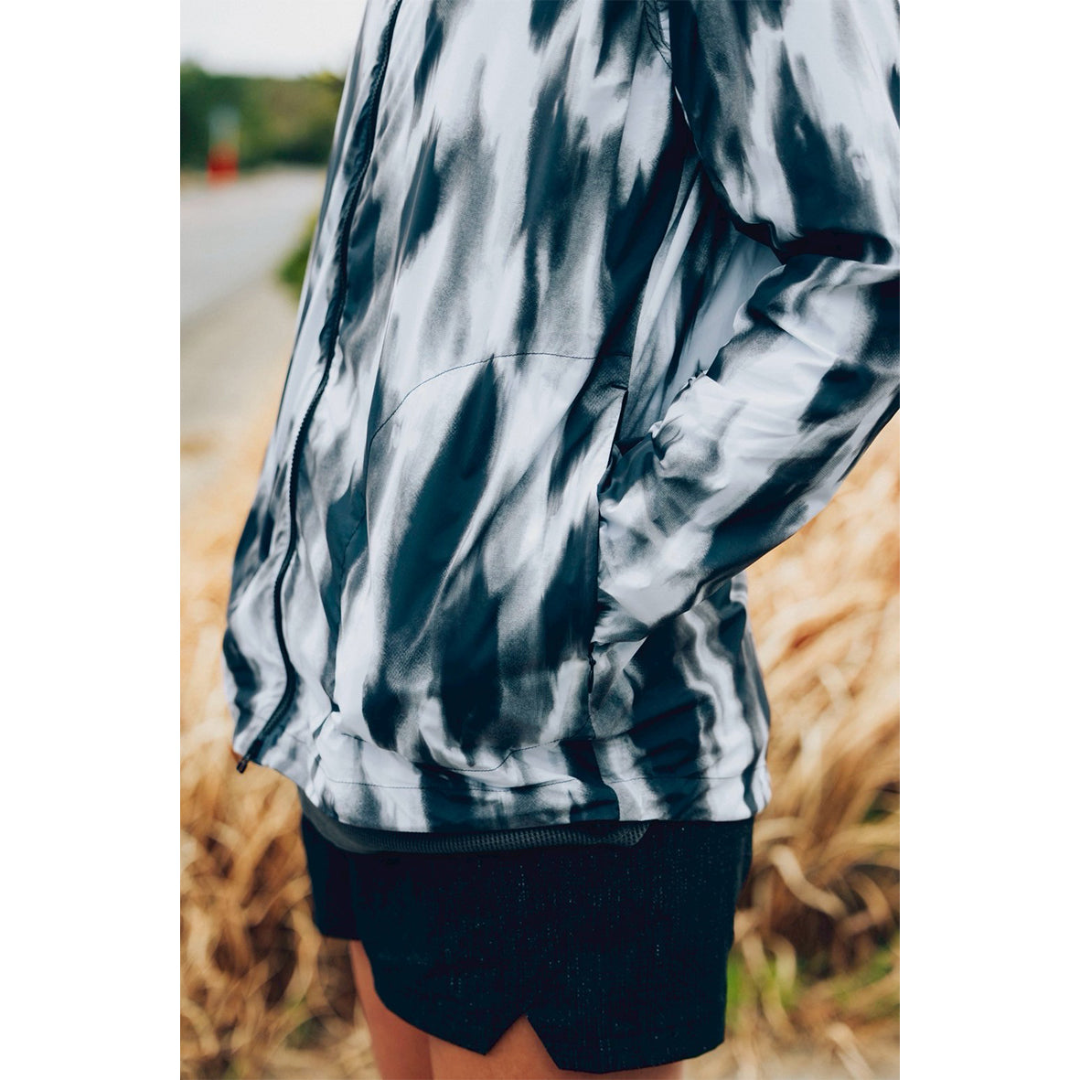 GRAPHIC NYLON PACKABLE HOODIE