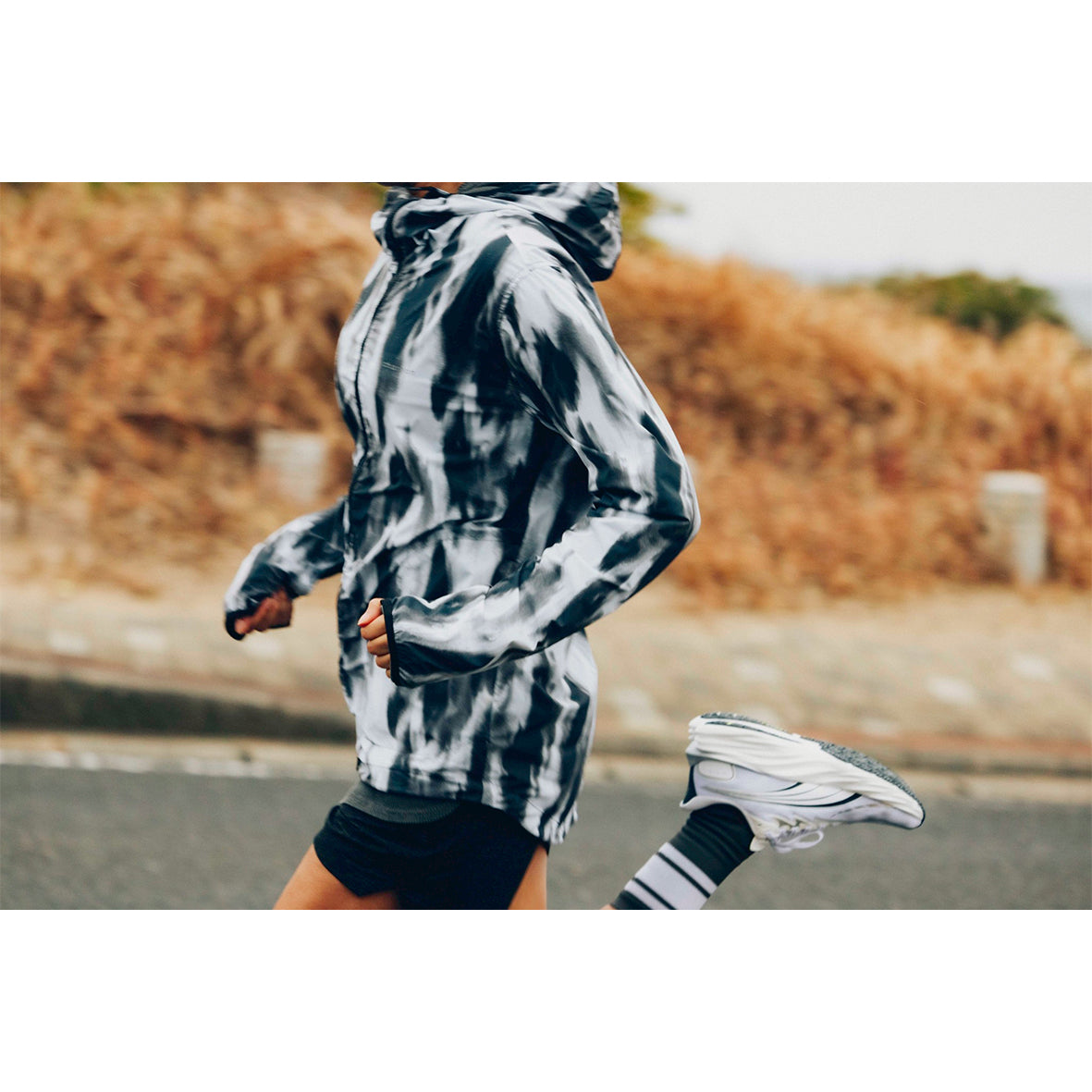 GRAPHIC NYLON PACKABLE HOODIE