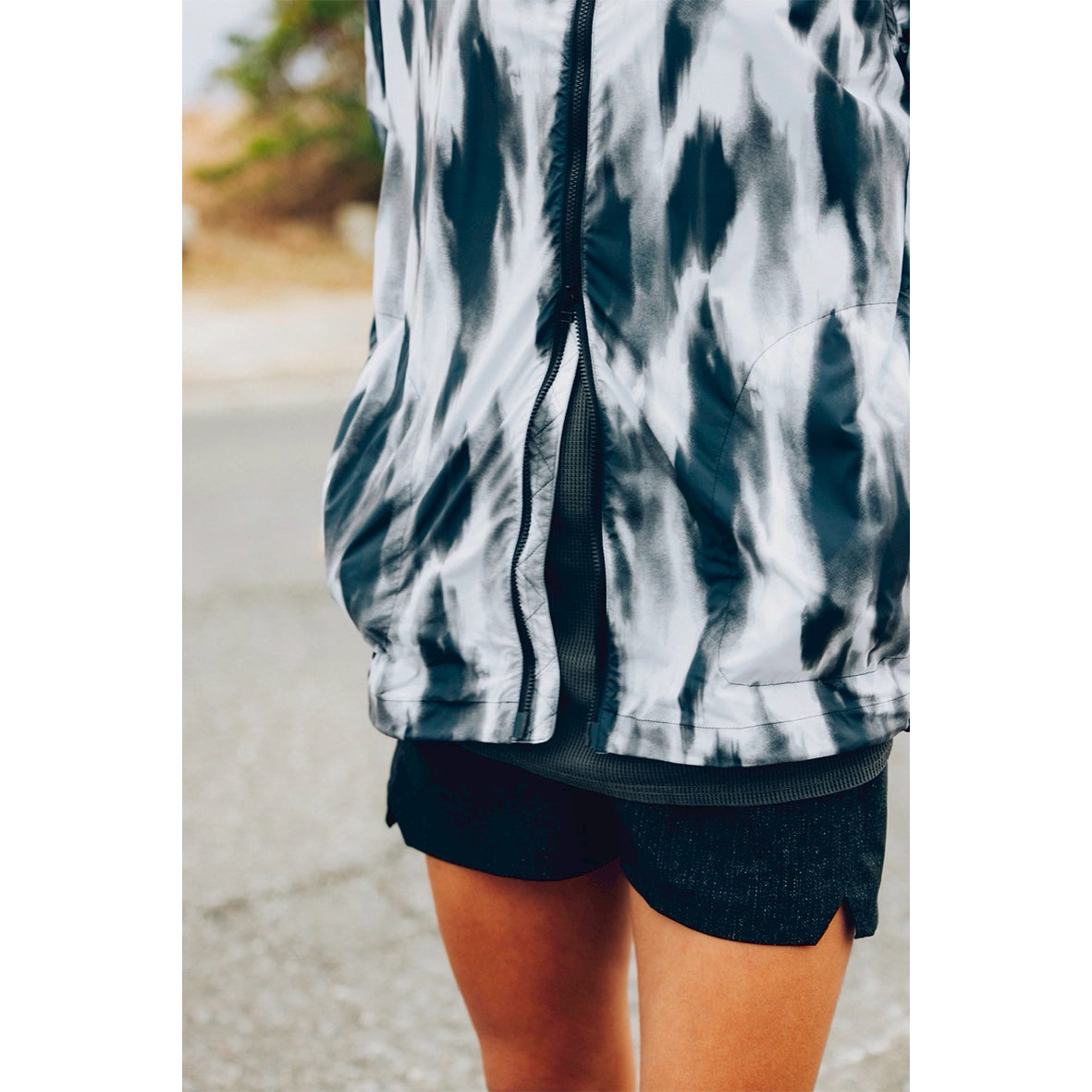 GRAPHIC NYLON PACKABLE HOODIE